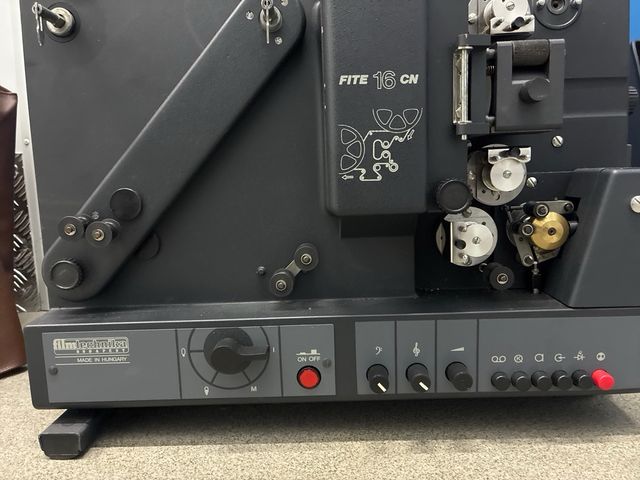 Proyector 16mm FITE CN Gris