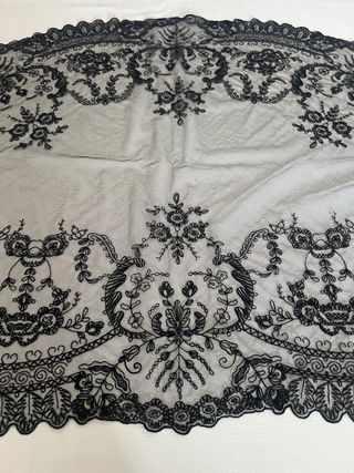 Mantilla Fallera Media Luna Negra