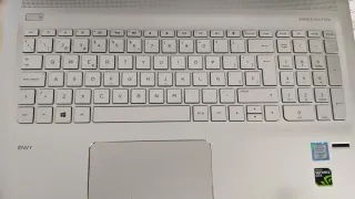 Portátil HP 15 pulgadas  i7 6500 16GB RAM Gris/Pla