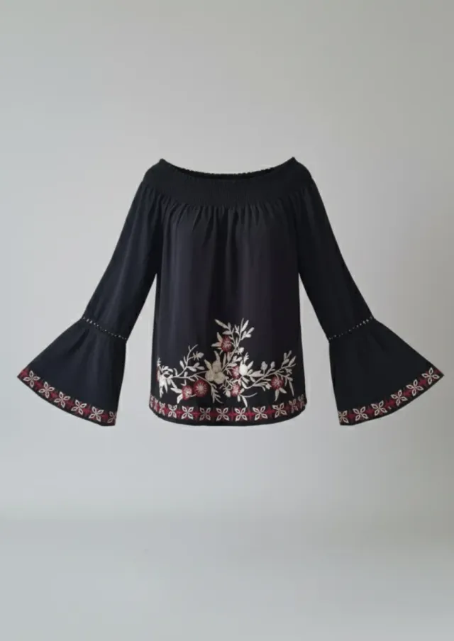 Camiseta manga larga bordada