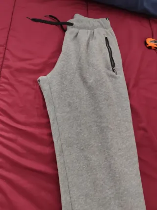 Pantalón chándal gris hombre