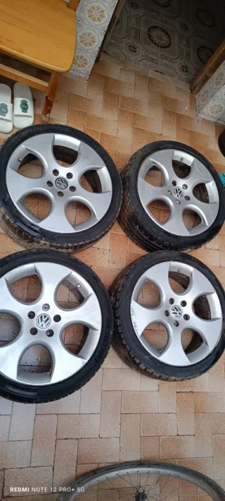 3 Llantas Golf 6 con neumáticos
Por separado 100€