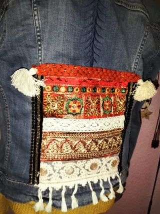 Chaqueta vaquera customizada