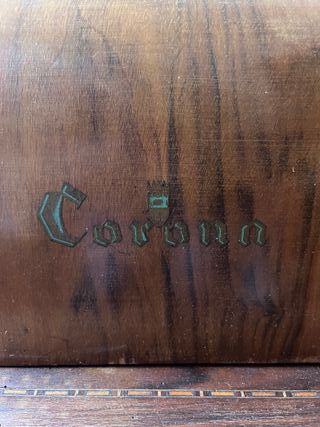 Máquina de coser antigua Corona con mueble