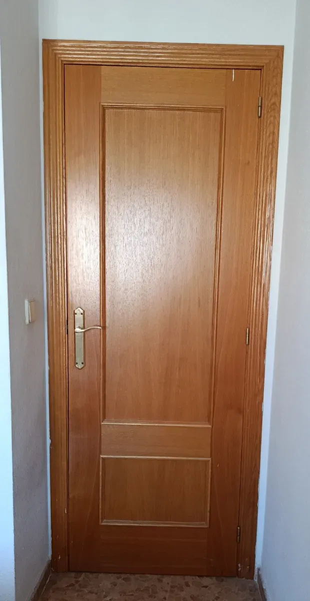 Puerta de madera interior