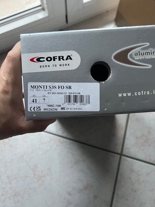 Scarpe antinfortunistiche Cofra nere e verdi
