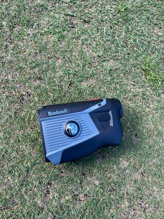 Medidor Láser Bushnell Tour V5
