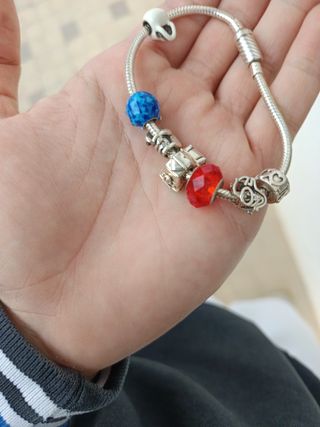 Pulsera Pandora con charms auténtica