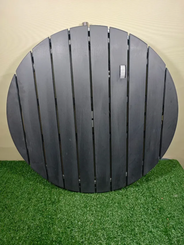 Ducha de jardín exterior con base de madera / GRIS