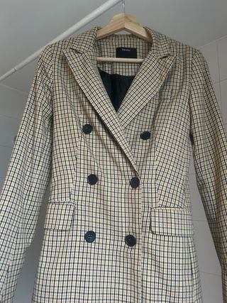 Chaqueta americana cuadros Bershka larga