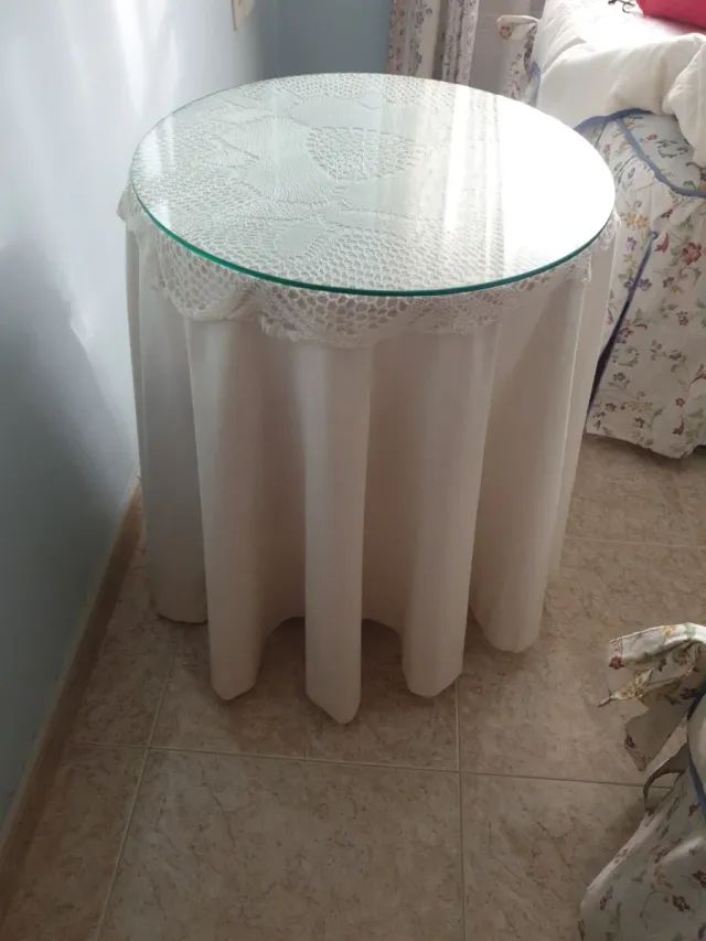 Mesita camilla pequeña con cristal