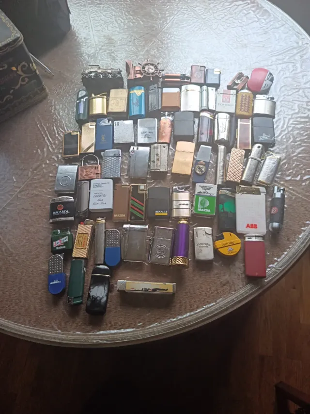 Lote de mecheros variados 65