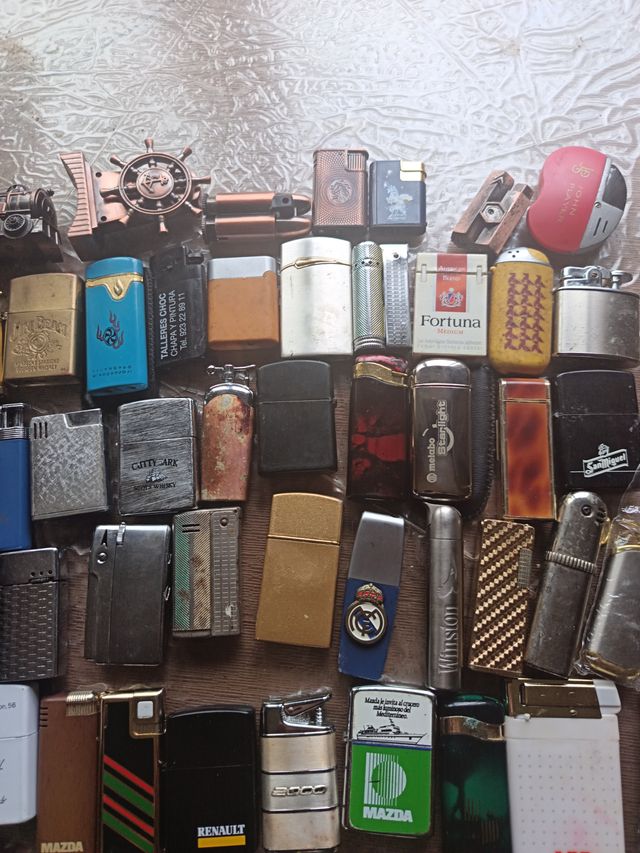 Lote de mecheros variados 65