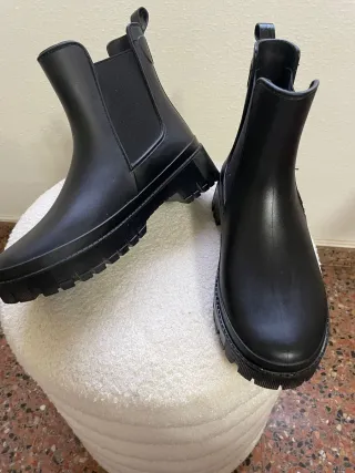 Botines negros talla 38
