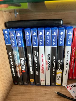Console PS4 Slim da 500 GB nera