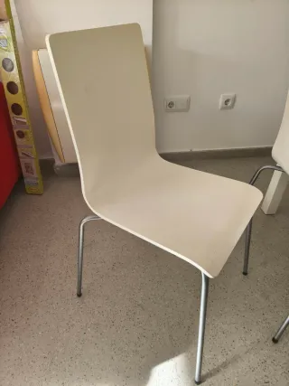 Mesa extensible comedor + 4 sillas