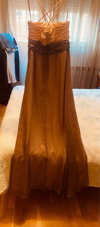 Vestido de fiesta marrón y dorado