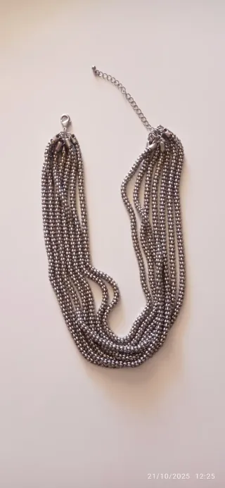 Collar de plata multicapa