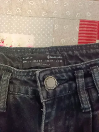 Vaqueros Stradivarius negros