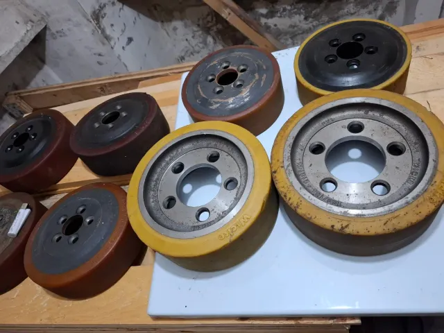 8 Ruedas Carretillas Linde Stihl