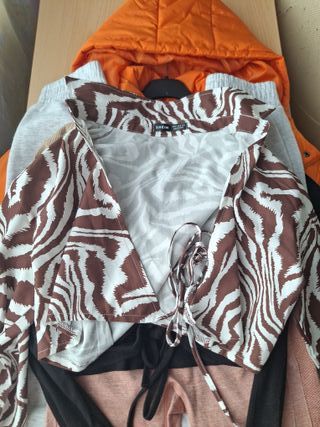 Abbigliamento taglia M. 8 articoli
