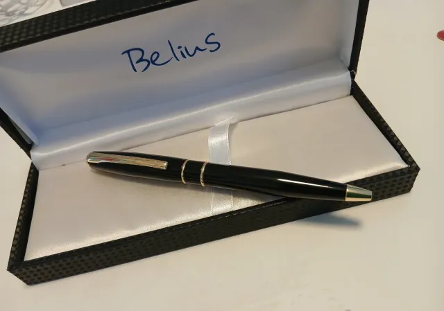 Bolígrafo Belius Negro Dorado Sin Estrenar