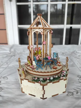 2 Carillon in Legno Decorati