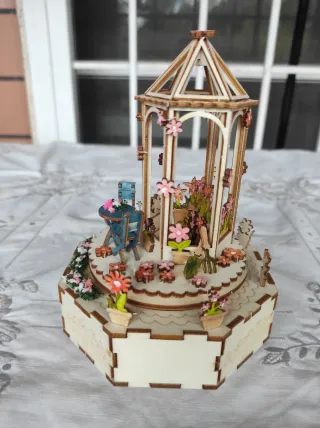 2 Carillon in Legno Decorati