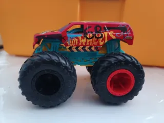 Hot Wheels Monster Trucks 68