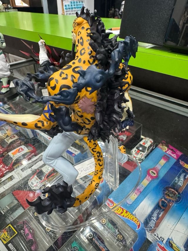 Statuetta di Rob Lucci