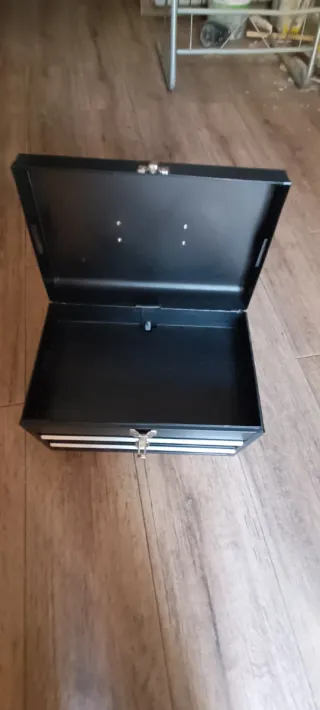 Caja de herramientas negra