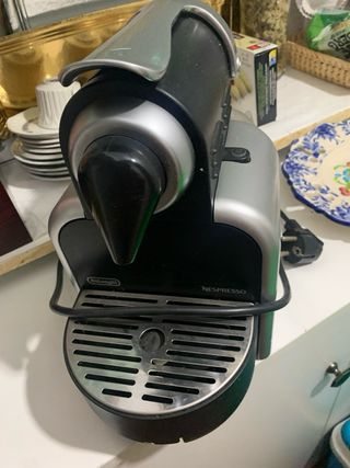 Cafetera DeLonghi Nespresso Plata
