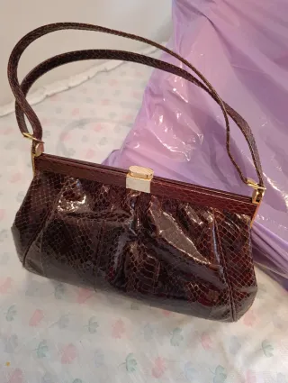 Bolso de piel marrón