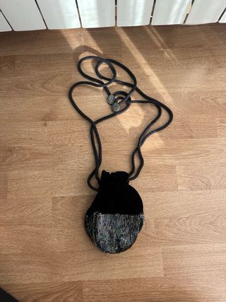 Bolso de terciopelo con abalorios