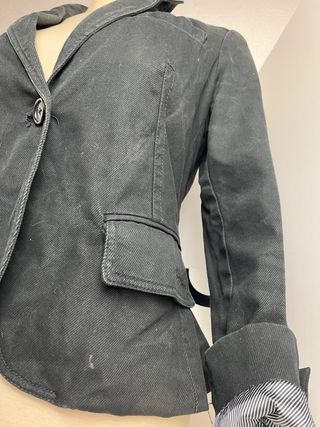 Americana Pepe Jeans Negra Bordada