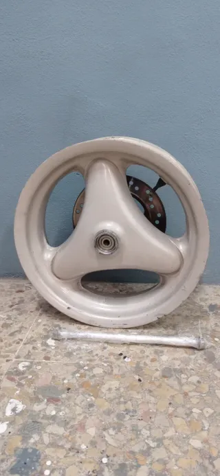 Llanta Delantera Yamaha Neo's