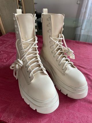 Botas militares blancas