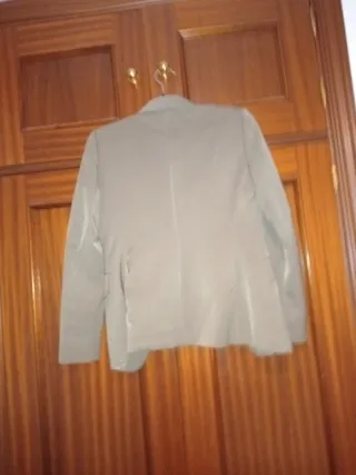 Blazer beige y plateado