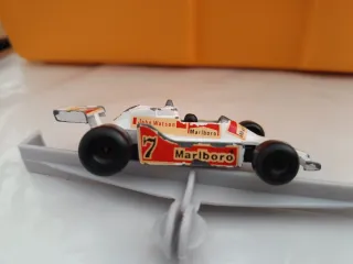 Coche F1 McLaren M28 Auto Pilen 1/64