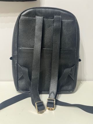 Mochila Henri Bendel Piel Negra