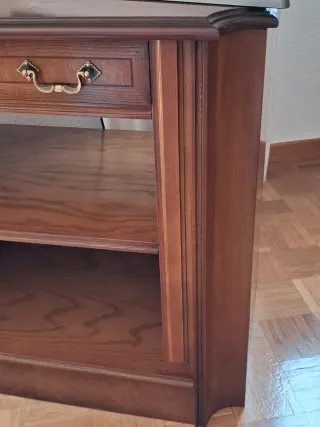 Mesa TV Roble con Cajón y Estantes