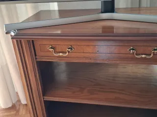 Mesa TV Roble con Cajón y Estantes