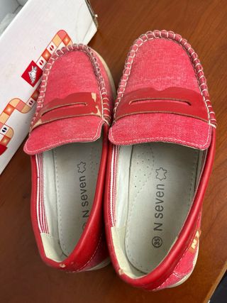 Zapatos  niño talla 35
Zapatos de mujer 38 y 39