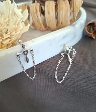 Pendientes Corazón Cruz Gótica. Plata Ley