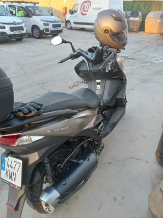 Kawasaki J300 - Buen estado