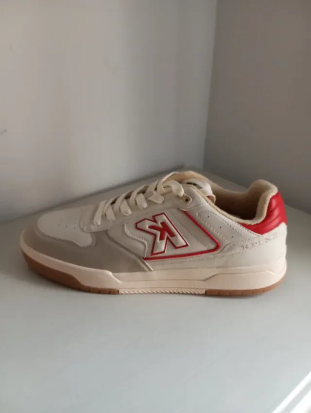 Zapatillas Kelme by Lefties Blancas y Rojas