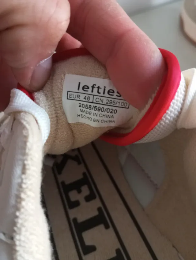 Zapatillas Kelme by Lefties Blancas y Rojas