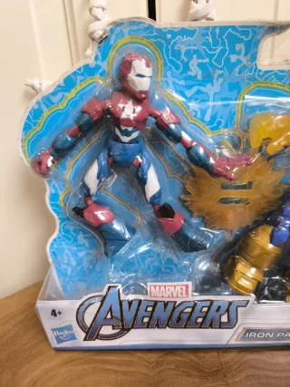 Figuras Marvel Avengers Iron Patriot vs Thanos