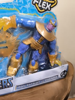 Figuras Marvel Avengers Iron Patriot vs Thanos