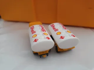 Camión Ford Shell Majorette